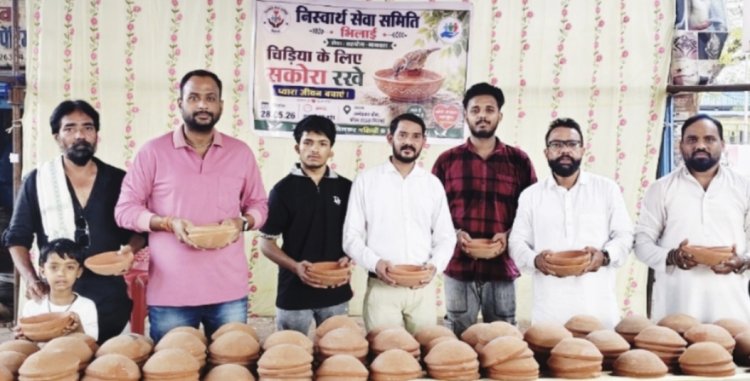 निस्वार्थ सेवा भाव समिति के स्थापना दिवस पर दिया जीव सेवा का संदेश, बांटे सकोरे