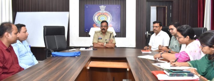 कूरियर और ई-कॉमर्स के जरिए नशीले पदार्थ व घातक हथियारों की सप्लाई रोकने सख्त कदम, दुर्ग में पुलिस-प्रशासन की संयुक्त बैठक