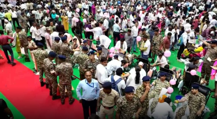रायपुर में रक्तदान महादान महाकुंभ, 3 हजार से ज्यादा लोगों ने किया रक्तदान, गोल्डन बुक ऑफ वर्ल्ड रिकॉर्ड में दर्ज हुआ आयोजन