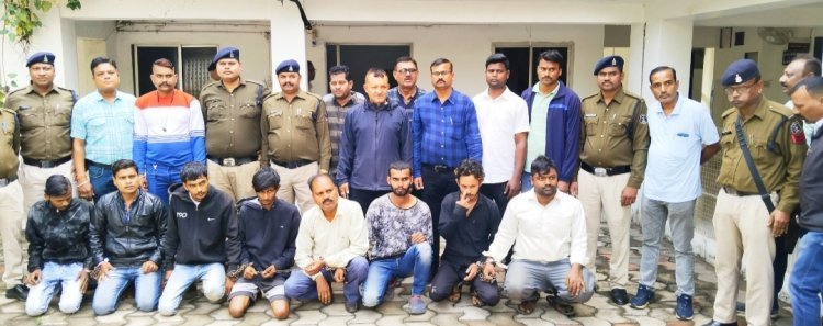 दुर्ग पुलिस ने किया चोरी के 13 मामलों का खुलासा, 13 मामलो में 7 आरोपी और 3 खरीददार गिरफ्तार, 64.75 लाख का माल जब्त