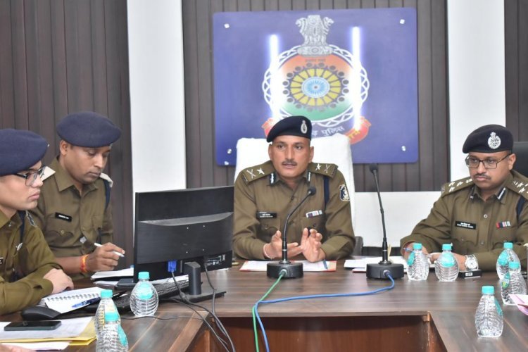 दुर्ग IG और SSP ने ली अधिकारियों की बैठक