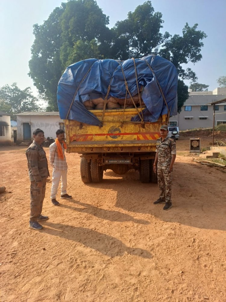 थाना कटेकल्याण द्वारा अवैध रूप से 120 क्विंटल धान का परिवहन करते हुए ट्रक को पकड़ा गया