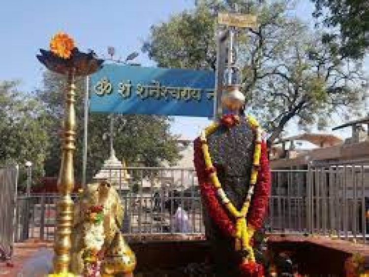 शनि देव का चमत्कारी मंदिर, दर्शन करने उमड़ती है भक्तों की भीड़