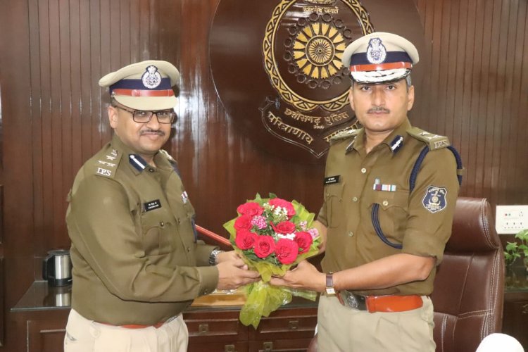 नवपदस्थ पुलिस महानिरीक्षक श्री राम गोपाल गर्ग ने पुलिस महानिरीक्षक दुर्ग रेंज का किया पदभार ग्रहण