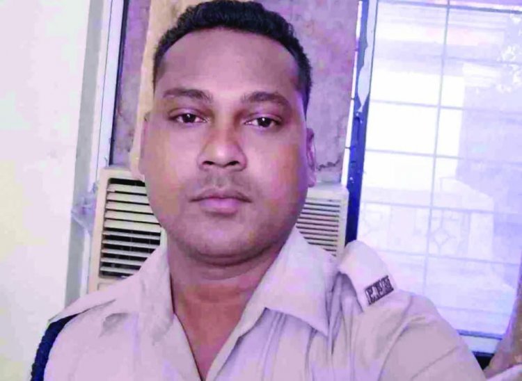 आरक्षक ने पुलिस लाइन स्थित क्वाटर पर फांसी लगाकर दी जान