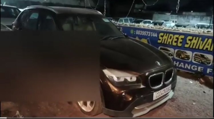 भिलाई के पावरहाउस में BMW कार में मिली सड़ी गली लाश