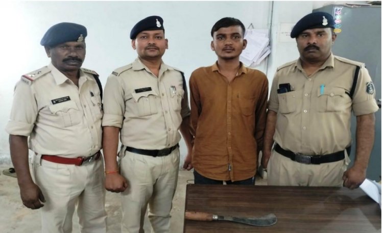 राहगीरो को चापड़ दिखाकर डरा धमका रहा था युवक,वैशाली नगर पुलिस  ने किया गिरफ्तार