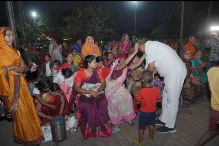 दुर्ग के जमीनी लोकसभा प्रत्याशी राजेन्द्र साहू का लगातार चल रहा है बैठक का दौरा,  महिलाओ से देश चलता है-राजेन्द्र साहू