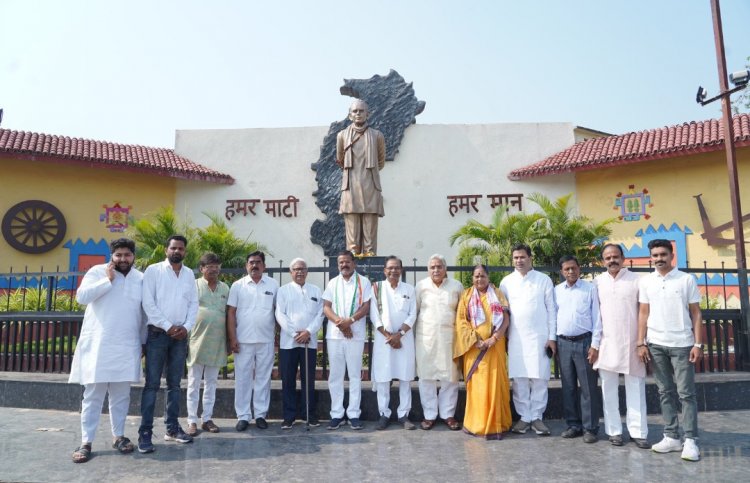 कांग्रेस प्रत्याशी राजेंद्र साहू ने सुबह : महापुरुषों और दिवंगत राजनेताओं की प्रतिमा पर माल्यार्पण कर लिया आशीर्वाद    