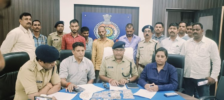 दुर्ग पुलिस की गिरफ्त में अन्र्तराज्यीय चोर गिरोह,मिक्सी बेचने के आड़ में रेकी कर देते थे घटना को अंजाम