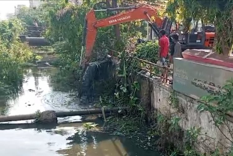 वर्षा पूर्व नाला सफाई अभियान के तहत शहर के छोटे-बड़े नालों एवं नालियों की सफाई का कार्य शुरू