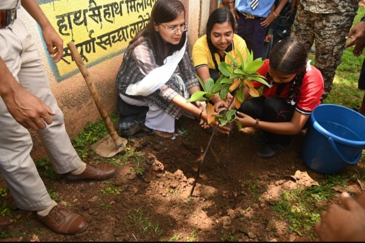 पानी का बचाव हमारे और आने वाली पीढ़ियों के लिए अत्यंत महत्वपूर्ण - कलेक्टर सुश्री चौधरी