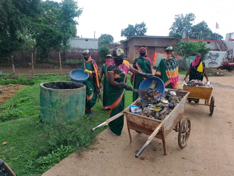 मलेरिया व डायरिया पीड़ित मरीजों को देखने सिम्स और जिला अस्पताल पहुंचे कलेक्टर