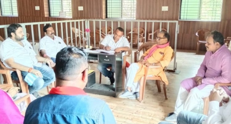 प्रभारी लीलाधर पाल ने शिक्षा समिति की ली बैठक,शंकर नगर पानी टंकी मैदान में बास्केट बॉल व बैडमिंटन कोट लिया निर्णय