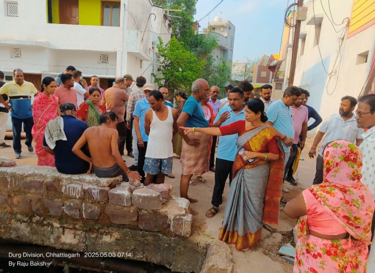 मेयर ने नाला साफ-सफाई व्यवस्था का लिया जायजा और केलाबाड़ी व इंदिरा नगर के स्थानीय नागरिकों से रूबरू होकर की चर्चा