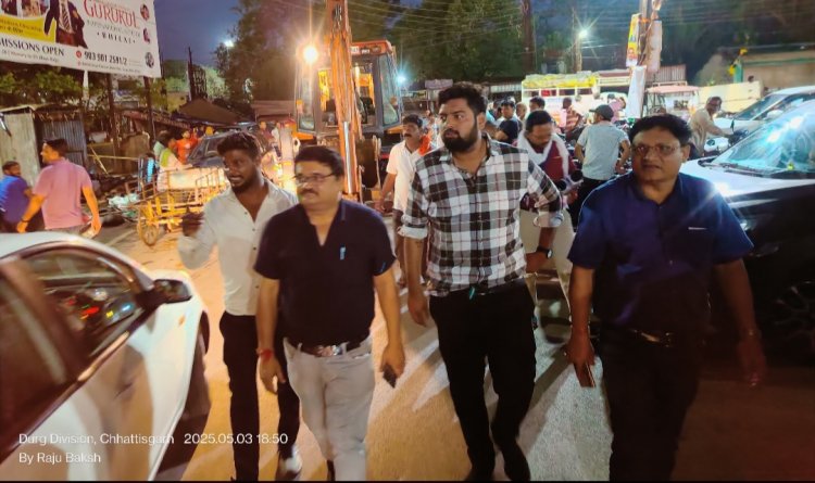 आज फिर चला निगम का बुलडोजर,मोती कम्प्लेक्स के सामने से हटाए गए दो दर्जन से अधिक अतिक्रमण