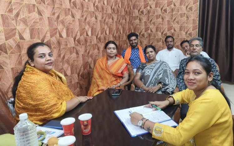 सांस्कृतिक प्रभारी श्रीमती हर्षिका संभव जैन द्वारा समिति के सदस्यों के साथ अपनी पहली समीक्षा बैठक