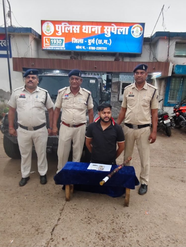 साथियों के साथ मिलकर सिर पर सांघातिक चोट पहुँचकर हत्या का प्रयास करने एवं वाहन में तोड़फोड़ करने वाला आरोपी प्रखर चंद्राकर गिरफ्तार
