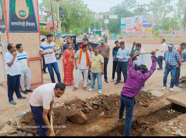 लगातार शहर क्षेत्र के हर एक वार्ड में नाले-नालियों की युद्धस्तर पर हो रही सफाई: बारिश से पहले जल जमाव की स्थिति से बचने की तैयारी