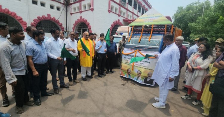 दुर्ग ग्रामीण विधायक ललित चंद्राकर ने किसान रथ को हरि झंडी दिखा कर किया रवाना