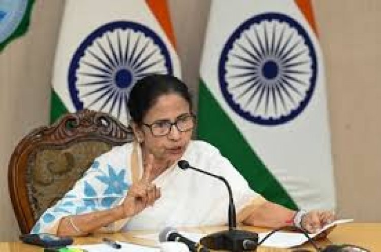 पीएम पहले अपनी श्रीमति को सिंदूर क्यों नहीं लगाते, ऑपरेशन के नाम पर CM ममता बनर्जी ने उठाए सवाल