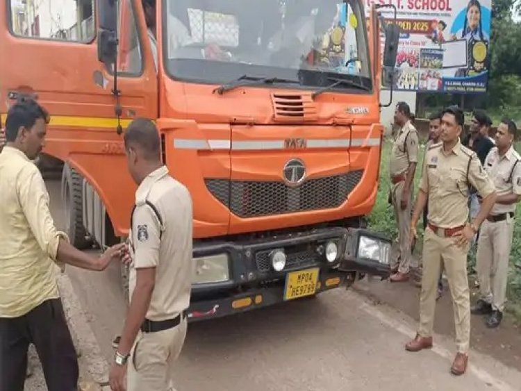 भिलाई:चरोदा में सरिया से लोड एक ट्रेलर ने बाइक सवार  को लिया चपेट में, बाइक सवार चाचा-भतीजे की मौत