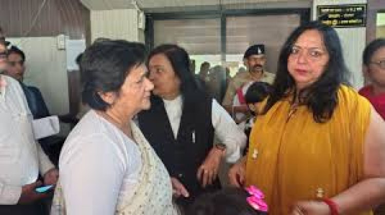 पुत्र की चाह में किया जबरन गर्भपात, करोड़ों की हड़पी ज़मीन, एसएसपी से न्याय की गुहार लगाने पहुंची पीड़िता