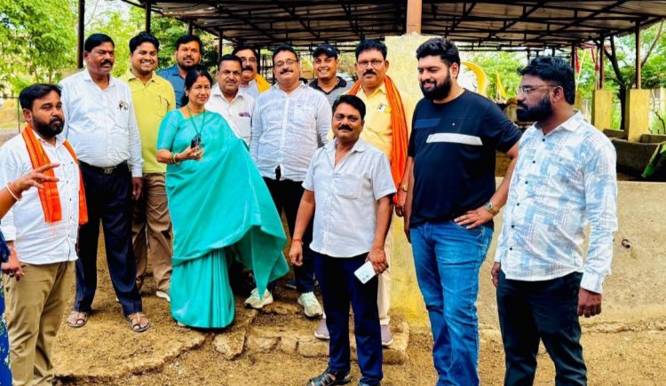 शहर से सड़क किनारे अतिक्रमण हटाने के बाद,महापौर निकली, व्यवस्थापन के लिए विभिन्न क्षेत्रों का निरीक्षण करने, गुमटी लगावाने बना रहे है योजना