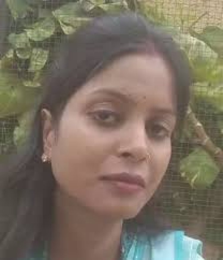 पति तहसीलदार और ससुर अधिकारी, महिला ससुराल में बैठी धरने पर