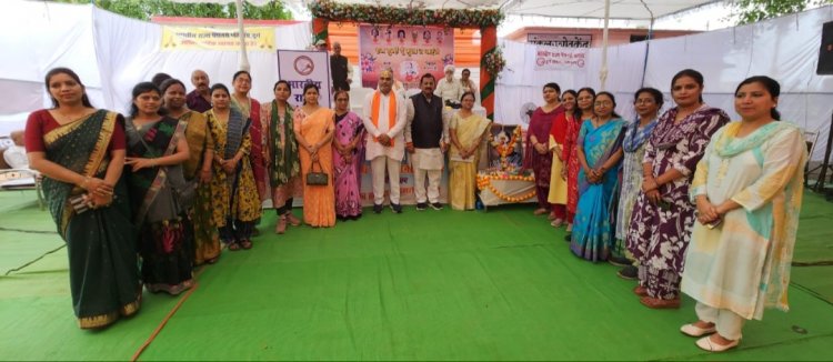 दुर्ग सांसद विजय बघेल व दुर्ग ग्रामीण विधायक ललित चंद्राकर ने आश्रम पहुंचकर क्रांतिकारी सुखदेव राज की 52वीं पुण्यतिथि पर श्रद्धा सुमन अर्पित किया 