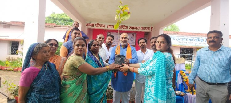 मोर गांव मोर पानी महाअभियान कार्यक्रम में सम्मिलित हुए दुर्ग ग्रामीण विधायक ललित चंद्राकर