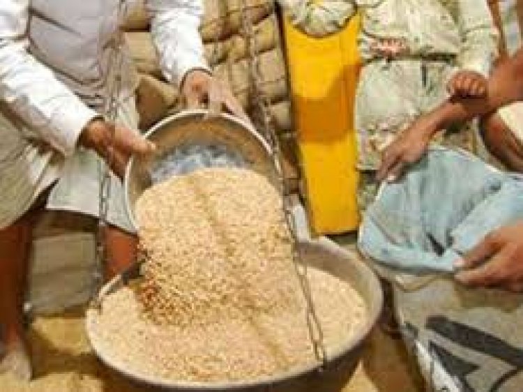 राशन दुकानों में घोटाला, 49 करोड़ का सरकारी अनाज बाजार में बेचा गया