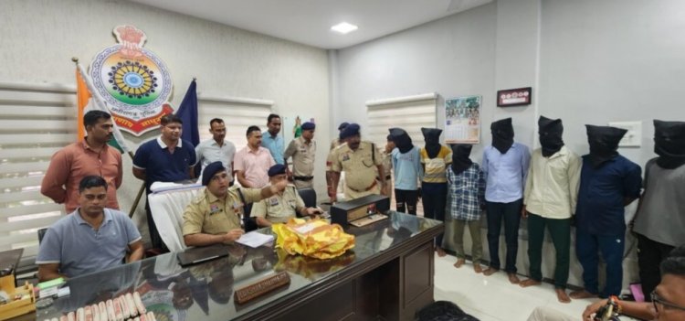 पार्सल में छिपा मौत का खेल! खैरागढ़ पुलिस ने 2 किलो बम बरामद कर 7 को दबोचा