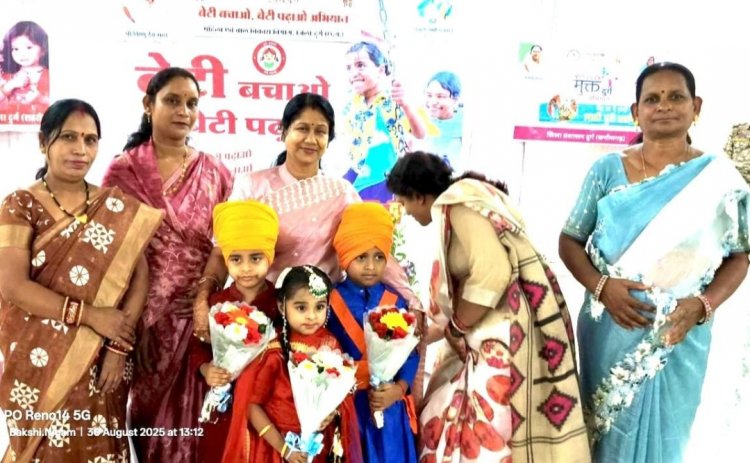 नन्हे बच्चों की रंगीन प्रस्तुतियों से सजा रजत जयंती कार्यक्रम, महापौर बनीं सहभागी