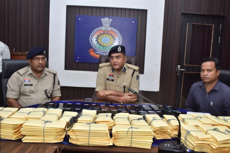 दुर्ग पुलिस की बड़ी सफलता : 303 गुम मोबाईल बरामद, 70 लाख के फ़ोन लौटे मालिकों को