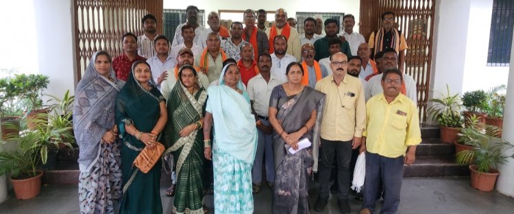 दुर्ग ग्रामीण विधायक ललित चंद्राकर ने अंजोरा मंडल स्तरीय सेवा पखवाड़ा कार्यक्रम की आवश्यक कार्यकारणी बैठक में सम्मिलित हुए