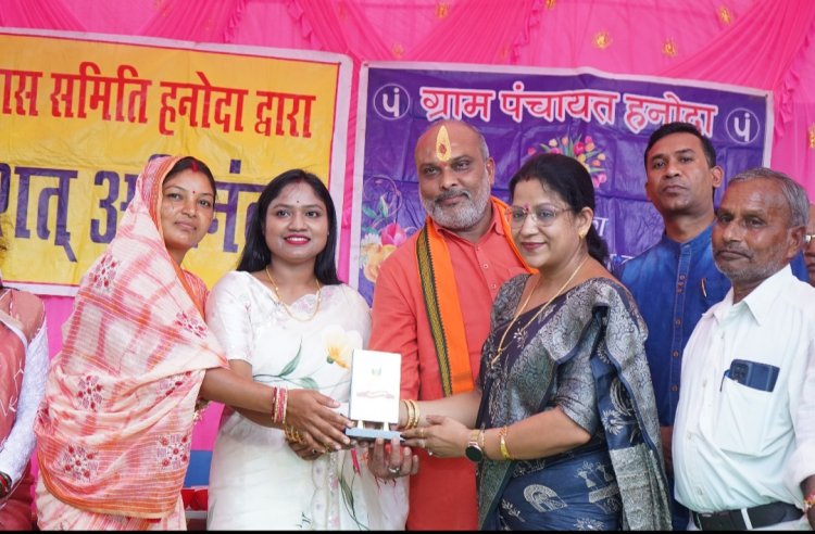 हनोदा में आयोजित शिक्षक सम्मान कार्यक्रम में सम्मिलित हुए दुर्ग ग्रामीण विधायक ललित चंद्राकर