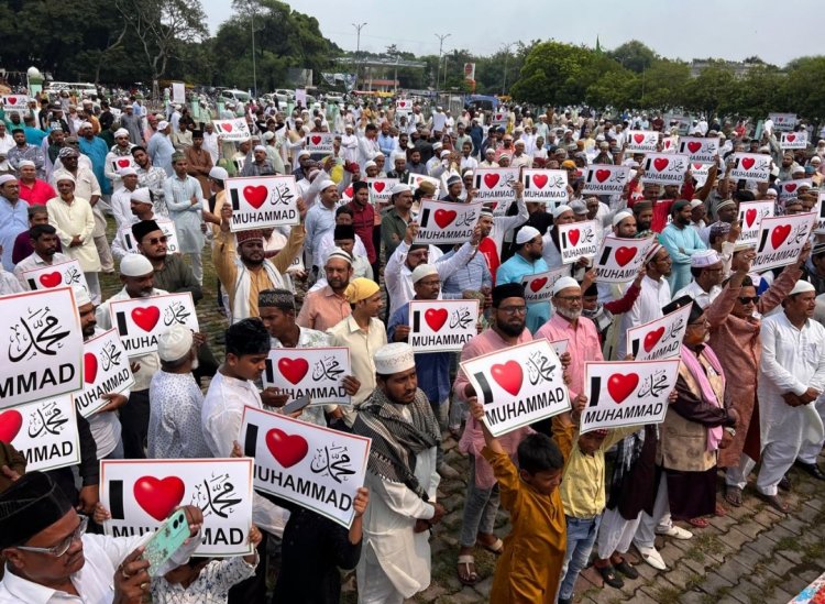भिलाई :"आई लव मुहम्मद " मुद्दे पर भिलाई में विरोध प्रदर्शन