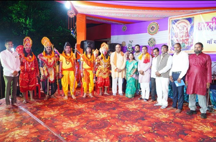 दुर्ग ग्रामीण विधायक ललित चंद्राकर ने दशहरा महोत्सव में लिया हिस्सा, सत्य और धर्म की राह पर चलने की दी प्रेरणा