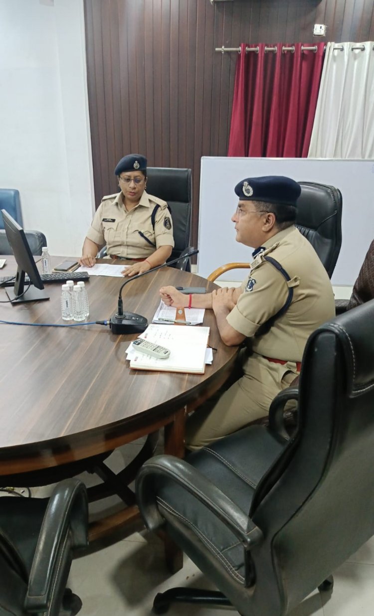 एसएसपी दुर्ग ने ली यातायात पुलिस की समीक्षा बैठक,“ऑपरेशन सुरक्षा” के तहत दीपावली पर्व के दौरान यातायात व्यवस्था हेतु विशेष दिशा-निर्देश