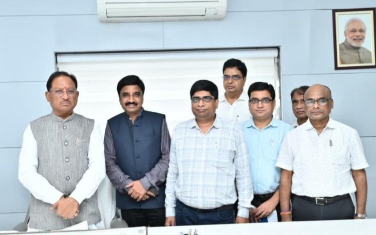 मुख्यमंत्री से मिला कर्मचारी-अधिकारी फेडरेशन और जनसंपर्क अधिकारी संघ का प्रतिनिधिमंडल, संवाद कार्यालय प्रकरण में दोषियों पर कार्रवाई की मांग