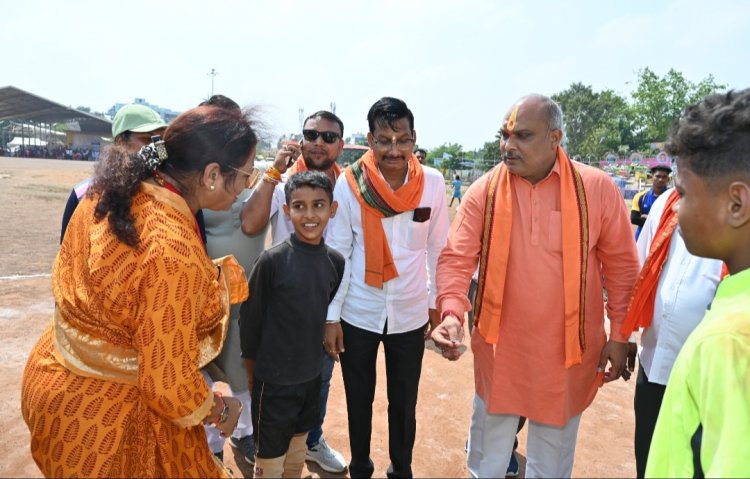 सांसद खेल महोत्सव: विधायक ललित ने कराया टाॅस, 350 खिलाड़ियों ने खेला खेल