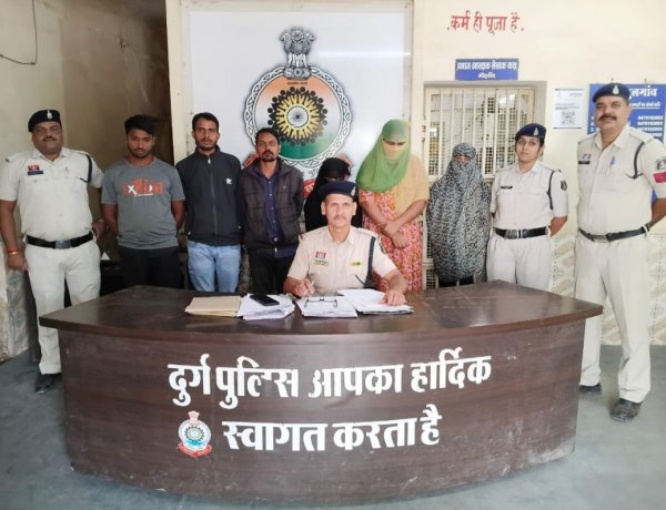 ग्राहकों से वसूली कर बैंक में जमा नहीं की रकम — 6 आरोपी सलाखों के पीछे