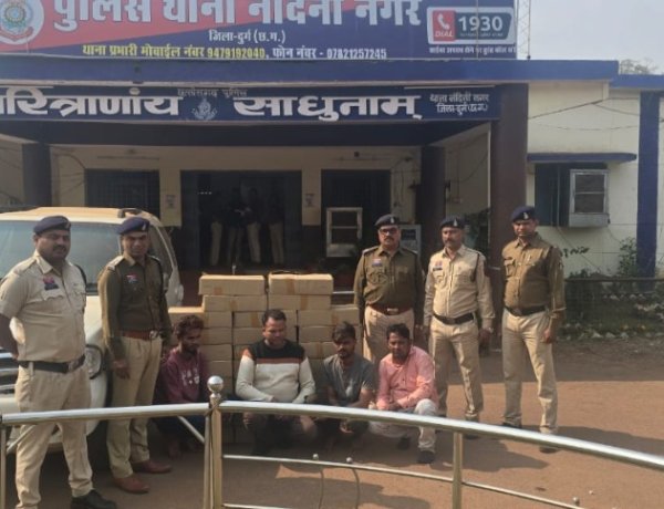दुर्ग : धमधा मार्ग पर पुलिस की रेड कार्रवाई: टाटा सफारी में 28 पेटी देसी शराब पकड़ी गई