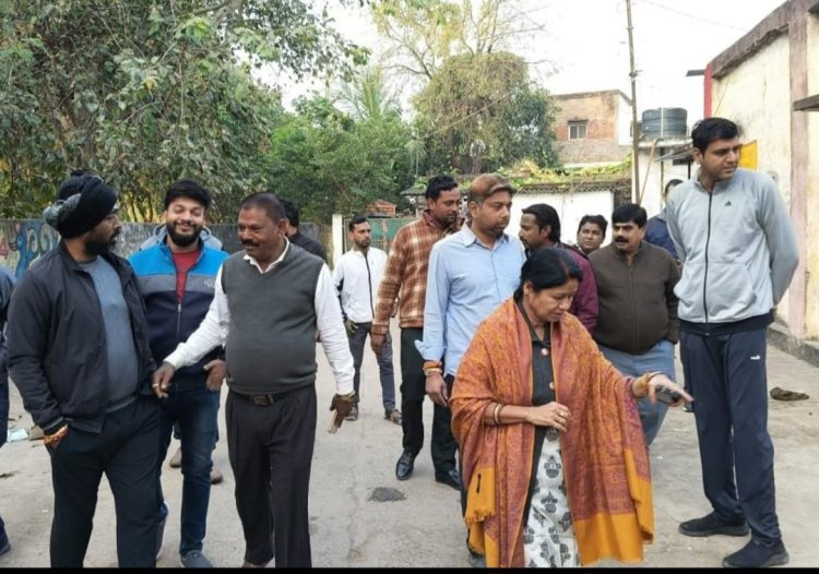 मेयर एवं कमिश्नर का वार्ड 60 में सुबह-सुबह निरीक्षण, सफाई में लापरवाही पर कड़ी चेतावनी