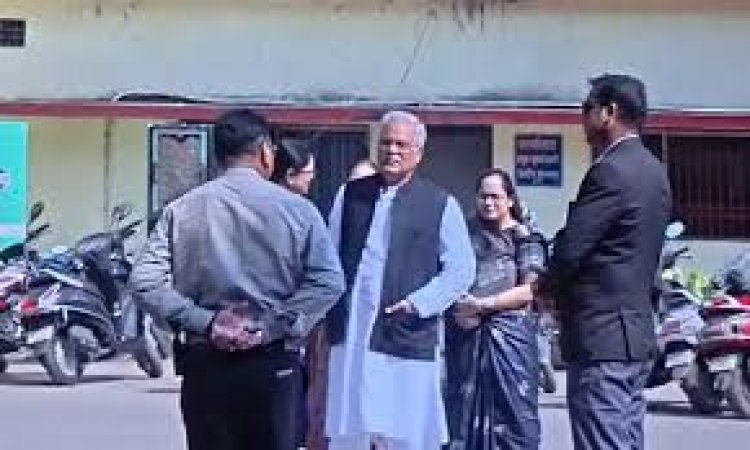 रायपुर सेंट्रल जेल पहुंचे भूपेश बघेल: परिवार के साथ बेटे चैतन्य बघेल से कर रहे मुलाकात