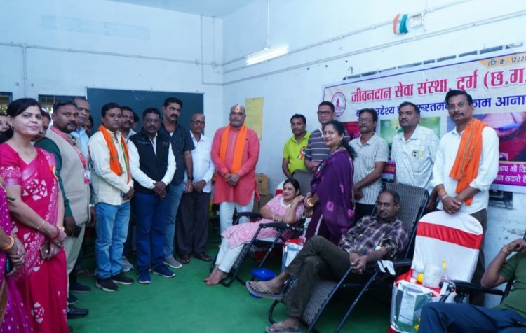 दुर्ग ग्रामीण विधायक ललित चंद्राकर ने रक्तदाओं का किया सम्मान