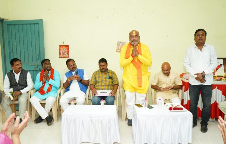 दुर्ग ग्रामीण विधायक ललित चंद्राकर व भाजपा जिला अध्यक्ष सुरेन्द्र कौशिक ने रिसाली मंडल में SIR को लेकर बैठक ली