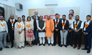 दुर्ग ग्रामीण विधायक ललित चंद्राकर के नेतृत्व में सीजी पीएसी में चयनित अभ्यर्थियों व पालकगण ने मुख्यमंत्री विष्णुदेव साय  से सौजन्य मुलाकात किया