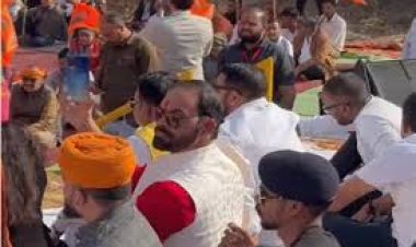 राजगीत का अपमान: करणी सेना की महापंचायत बिना अनुमति, बैठे रहे सभी लोग